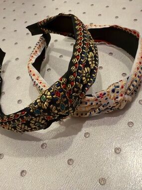 Embroidered Knot Headband - Black and Cream